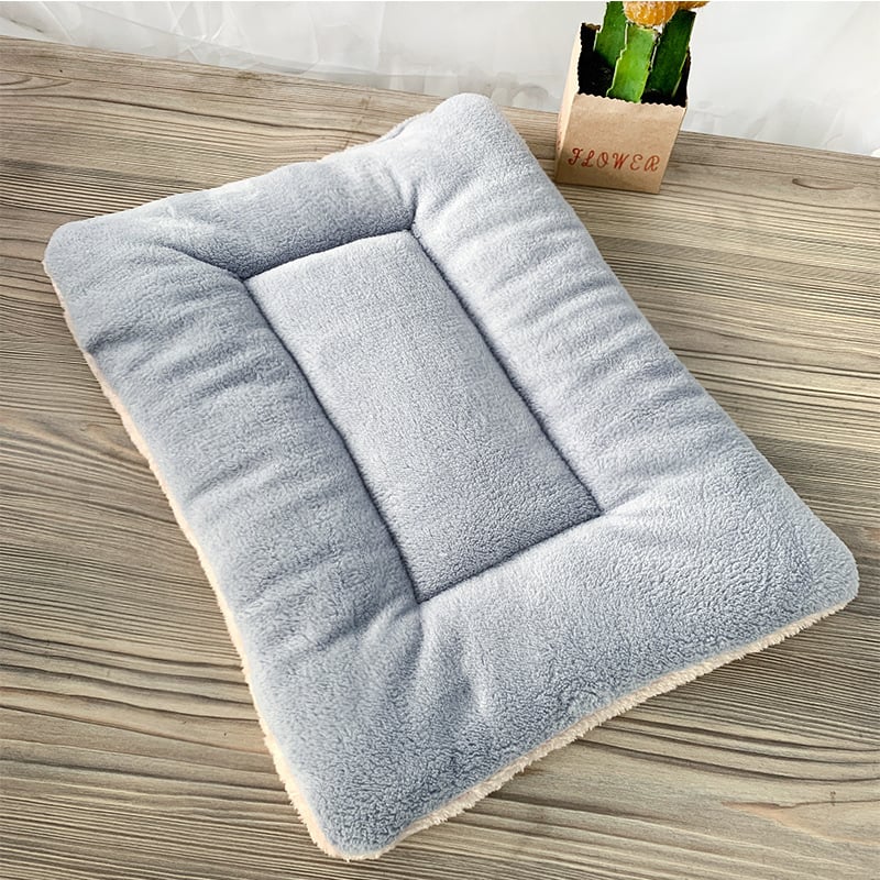 Perssia CozyNest™ Winter Pet Sleeping Pad — Ultra‑Soft Flannel Comfort - PERSSIA