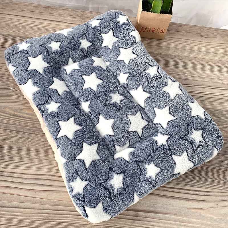 Perssia CozyNest Sleeping Pad — Ultra‑Soft Winter Flannel Bed for Pets