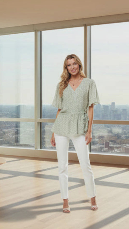 Lime ’N’ Chili Ditsy Print V‑Neck Short Sleeve Wrap Blouse – Sage/Ginger Floral - TreUS